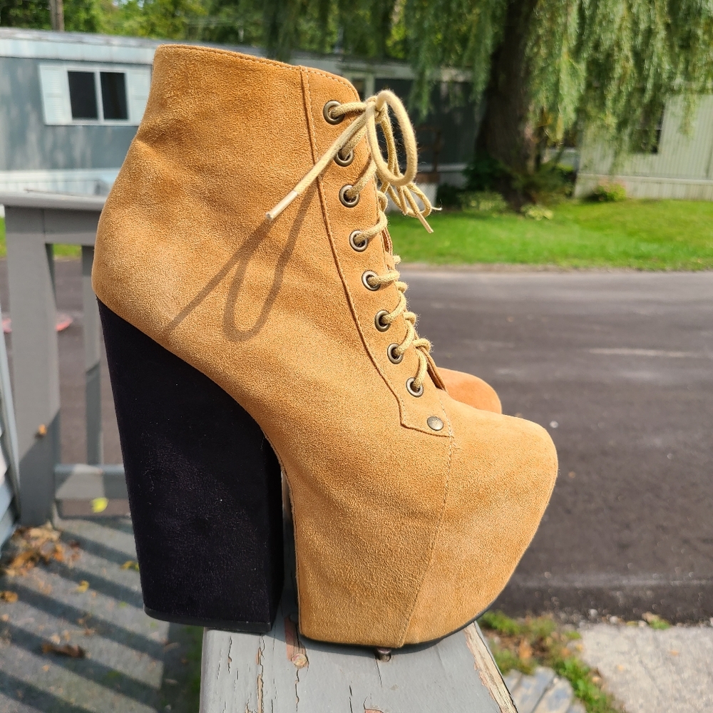 Jeffrey Campbell Freda